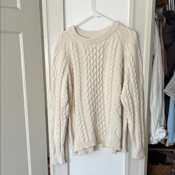 Neuflora Sweaters - Neuflora cable knit sweater